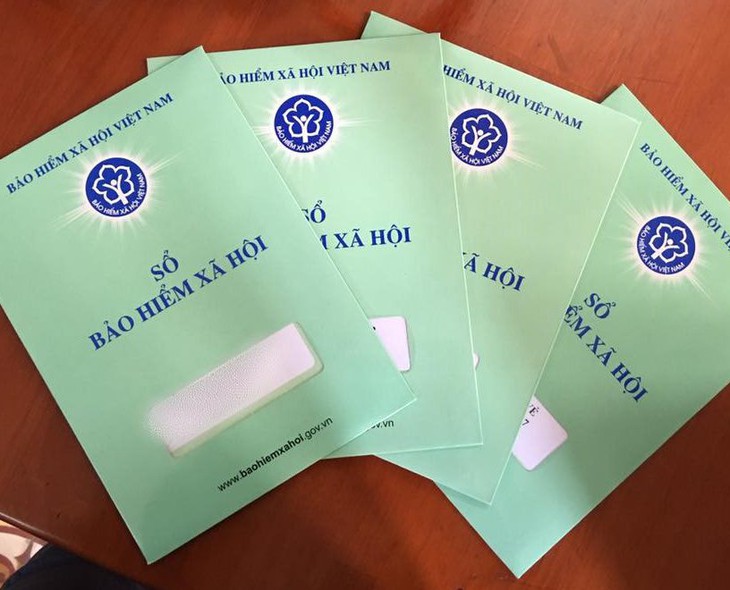 Thủ tướng: Không yêu cầu người dân giải quyết thủ tục hành chính phải xuất trình, nộp sổ hộ khẩu - Ảnh 3. Thủ tướng: Không yêu cầu người dân giải quyết thủ tục hành chính phải xuất trình, nộp sổ hộ khẩu - Ảnh 3.