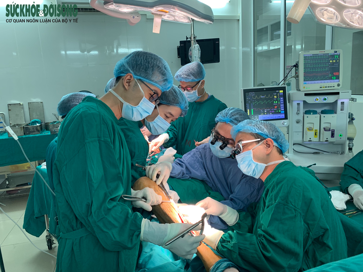 Trải qua ca phẫu thuật ung thư xương hàm cực khó, cụ ông 87 tuổi khỏe mạnh đi đạp xe hằng ngày - Ảnh 2. Trải qua ca phẫu thuật ung thư xương hàm cực khó, cụ ông 87 tuổi khỏe mạnh đi đạp xe hằng ngày - Ảnh 2.