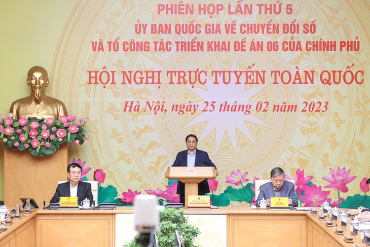 Thủ tướng: Thực hiện nghiêm quy định về bỏ sổ hộ khẩu giấy, sổ tạm trú giấy - Ảnh 1. Thủ tướng: Thực hiện nghiêm quy định về bỏ sổ hộ khẩu giấy, sổ tạm trú giấy - Ảnh 1.