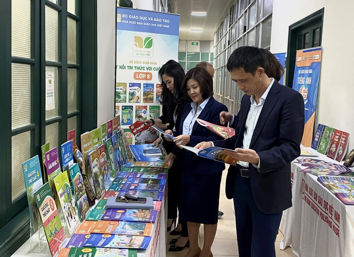 Hơn 50 địa phương đã được giới thiệu sách giáo khoa mới - Ảnh 2.