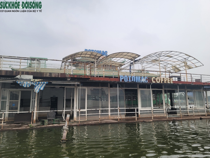 Những du thuyền còn sót lại trên Hồ Tây - Ảnh 8. Những du thuyền còn sót lại trên Hồ Tây - Ảnh 8.
