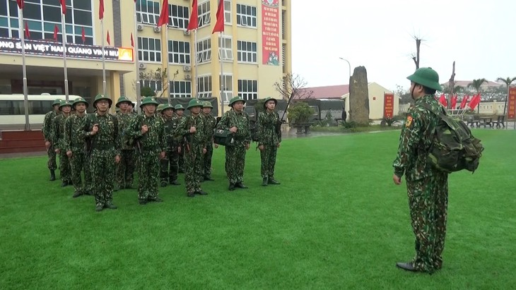 Những người thầy thuốc mang "quân hàm xanh" nơi biên viễn - Ảnh 1.