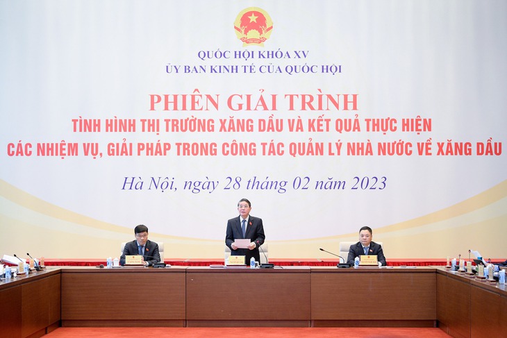 Phó Chủ tịch Quốc hội: Đảo đảm an ninh năng lượng, cân đối nhu cầu xăng dầu trong mọi tình huống - Ảnh 1. Phó Chủ tịch Quốc hội: Đảo đảm an ninh năng lượng, cân đối nhu cầu xăng dầu trong mọi tình huống - Ảnh 1.
