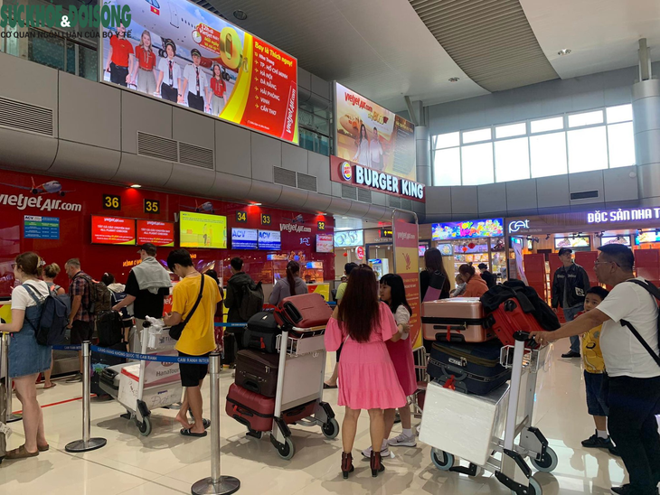 Các sân bay trên cả nước thông qua gần 10 triệu lượt khách trong tháng 1/2023 - Ảnh 1. Các sân bay trên cả nước thông qua gần 10 triệu lượt khách trong tháng 1/2023 - Ảnh 1.