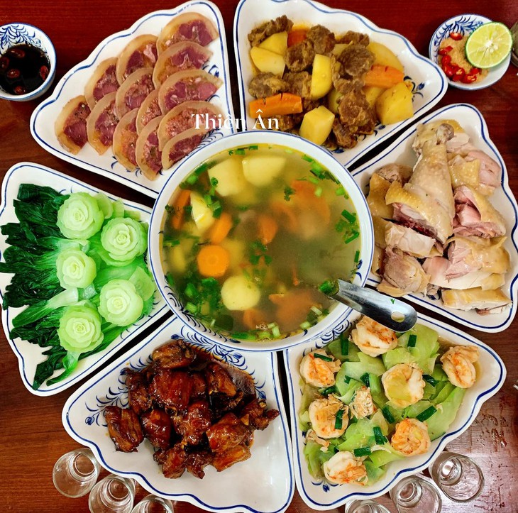 Gợi ý 4 thực đơn mâm cỗ mặn cúng rằm tháng Giêng đầy đủ tươm tất - Ảnh 3.