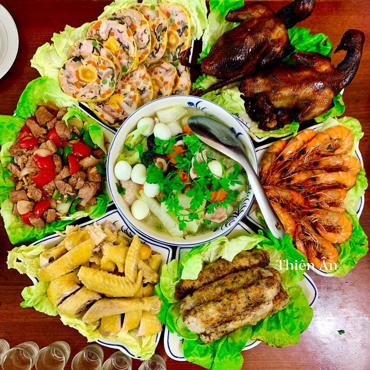 Gợi ý 4 thực đơn mâm cỗ mặn cúng rằm tháng Giêng đầy đủ tươm tất - Ảnh 1.