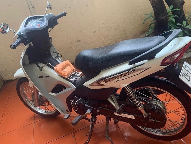 Bắt nóng đối tượng 5 tiền án vừa ra tù trộm xe máy - Ảnh 3.