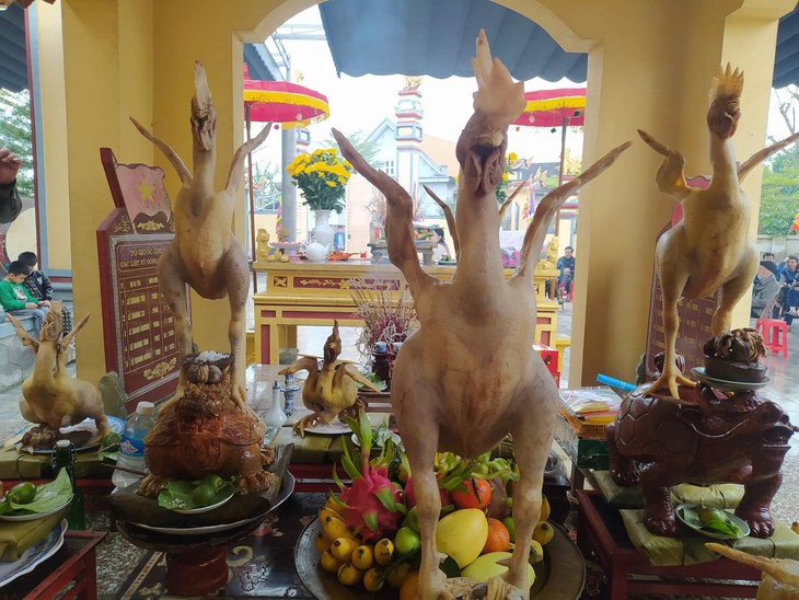  Đẹp mắt cỗ “gà bay” cúng rằm tháng Giêng ở Hà Tĩnh - Ảnh 6.
