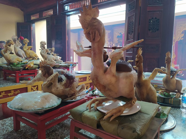  Đẹp mắt cỗ “gà bay” cúng rằm tháng Giêng ở Hà Tĩnh - Ảnh 9.