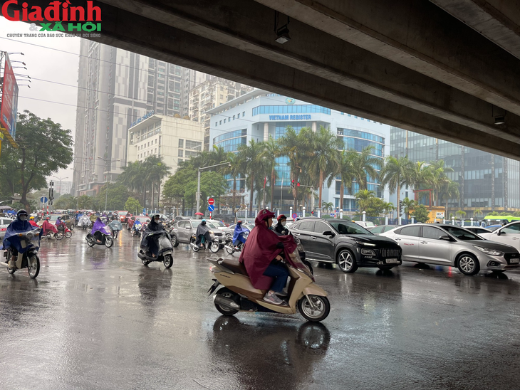 Thời tiết Hà Nội 3 ngày tới: Có còn mưa phùn, nồm ẩm, tầm nhìn bị hạn chế? - Ảnh 2. Thời tiết Hà Nội 3 ngày tới: Có còn mưa phùn, nồm ẩm, tầm nhìn bị hạn chế? - Ảnh 2.