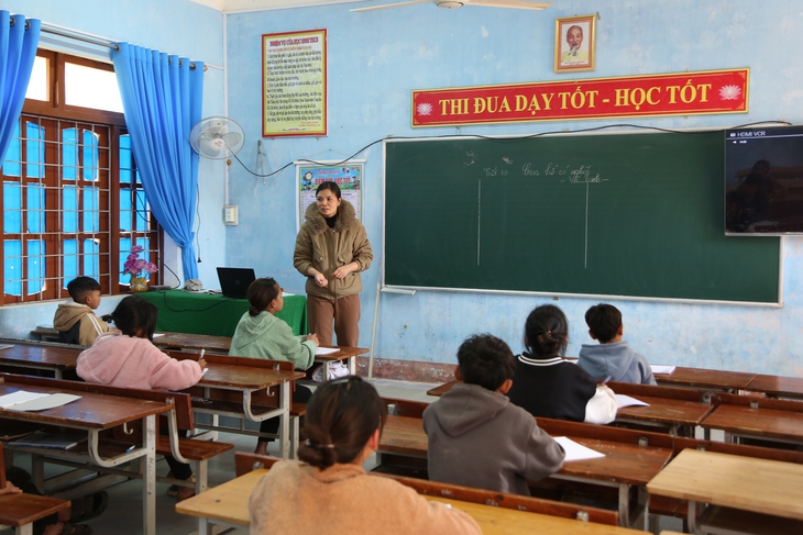 Những người giáo viên nhiều vai ở miền biên - Ảnh 6. Những người giáo viên nhiều vai ở miền biên - Ảnh 6.