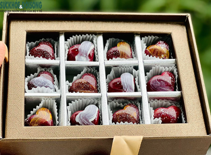 Ngắm những viên chocolate ‘độc lạ’ như những hành tinh trong vũ trụ - Ảnh 5. Ngắm những viên chocolate ‘độc lạ’ như những hành tinh trong vũ trụ - Ảnh 5.
