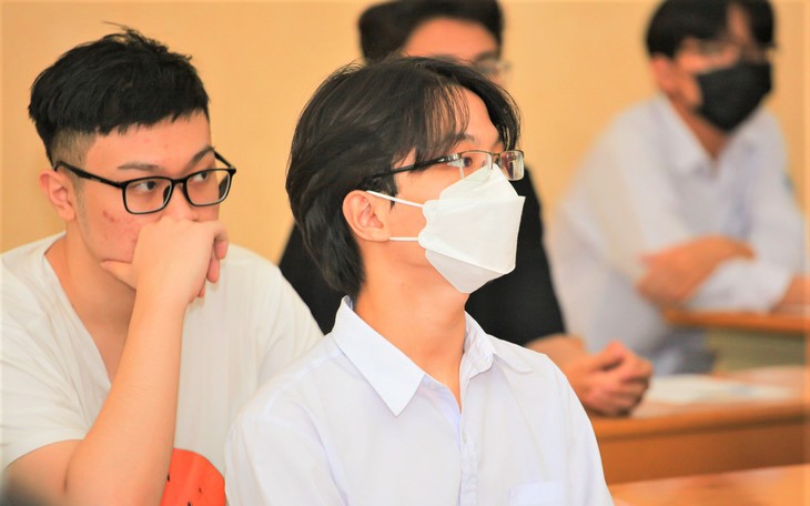 ‘Ma trận’ các lò luyện thi đánh giá năng lực: Làm sao để thí sinh vững tâm lý?