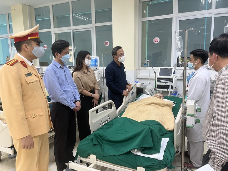 Vụ tai nạn liên hoàn ở Điện Biên khiến 4 người tử vong: Thêm nạn nhân nguy kịch - Ảnh 3. Vụ tai nạn liên hoàn ở Điện Biên khiến 4 người tử vong: Thêm nạn nhân nguy kịch - Ảnh 3.