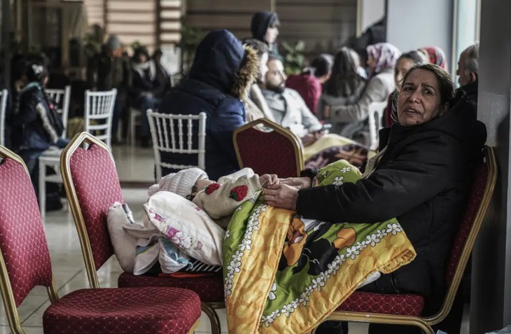 Thảm họa động đất Thổ Nhĩ Kỳ-Syria: Chạy đua với thời gian giải cứu các nạn nhân mắc kẹt - Ảnh 24.
