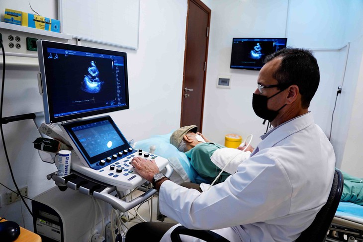 Can thiệp mạch vành "chuẩn Mỹ" tại Vinmec: Nấc thang mới trong điều trị bệnh tim mạch tại Việt Nam - Ảnh 4. Can thiệp mạch vành "chuẩn Mỹ" tại Vinmec: Nấc thang mới trong điều trị bệnh tim mạch tại Việt Nam - Ảnh 4.