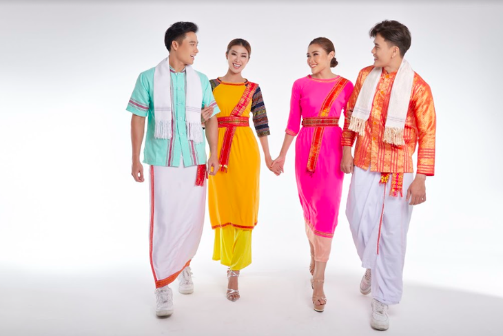 Bộ tứ đại sứ Hoa hậu và Nam vương siêu mẫu thể hình thế giới 2023 đa sắc trong trang phục Chăm  - Ảnh 3.