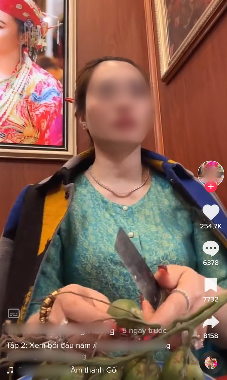 Điểm lại những phát ngôn "dậy sóng MXH" của cô đồng bổ cau "đúng nhận sai cãi" - Ảnh 2. Điểm lại những phát ngôn "dậy sóng MXH" của cô đồng bổ cau "đúng nhận sai cãi" - Ảnh 2.