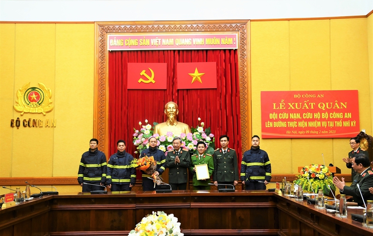 Bộ Công an đưa 24 cán bộ tinh nhuệ sang Thổ Nhĩ Kỳ cứu hộ động đất - Ảnh 2.