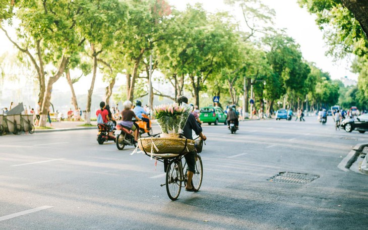 Cuối tuần trời hửng nắng, nồm ẩm giảm dần
