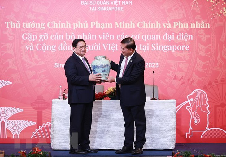 Thủ tướng: Người Việt tại Singapore là cầu nối hữu nghị giữa hai nước - Ảnh 11.