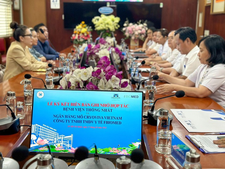 Lễ ký hợp tác ứng dụng tế bào gốc trong điều trị cơ xương khớp - Ảnh 1. Lễ ký hợp tác ứng dụng tế bào gốc trong điều trị cơ xương khớp - Ảnh 1.