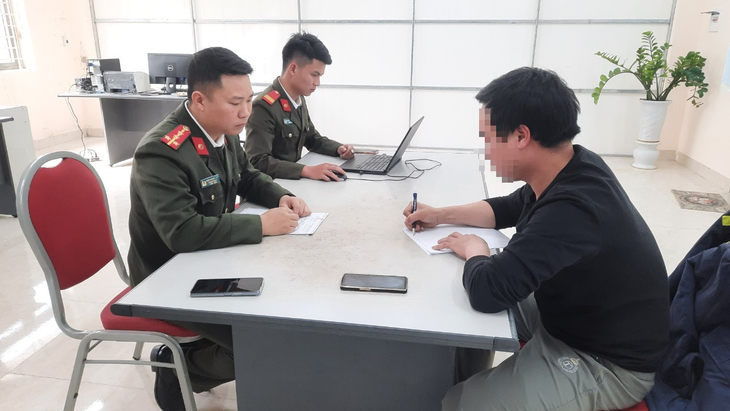 Bình luận xúc phạm lực lượng Công an trên mạng xã hội, nam thanh niên bị xử phạt 7,5 triệu đồng - Ảnh 1. Bình luận xúc phạm lực lượng Công an trên mạng xã hội, nam thanh niên bị xử phạt 7,5 triệu đồng - Ảnh 1.