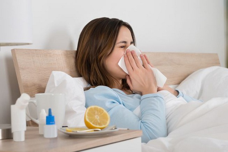 Thời tiết chuyển mùa sẽ có sự thay đổi thất thường về nhiệt độ trong ngày và độ ẩm cao là yếu tố thuận lợi cho sự phát triển các loại virus, vi khuẩn… Thời tiết chuyển mùa sẽ có sự thay đổi thất thường về nhiệt độ trong ngày và độ ẩm cao là yếu tố thuận lợi cho sự phát triển các loại virus, vi khuẩn…