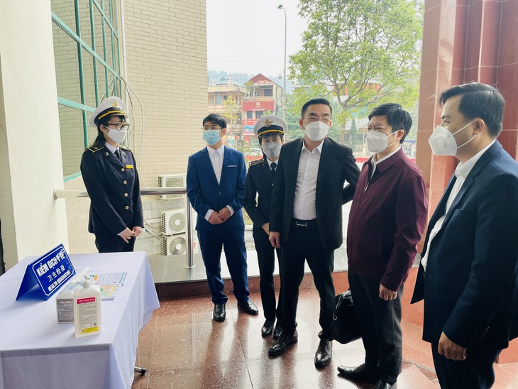 Bộ Y tế: Tăng cường kiểm dịch y tế biên giới, ngăn chặn dịch bệnh truyền nhiễm xâm nhập - Ảnh 1. Bộ Y tế: Tăng cường kiểm dịch y tế biên giới, ngăn chặn dịch bệnh truyền nhiễm xâm nhập - Ảnh 1.