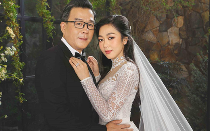 "Vua cá Koi" Thắng Ngô và ca sĩ Hà Thanh Xuân 1 năm sau đám cưới đình đám: Vướng nghi vấn chia tay, cuộc sống thực hiện ra sao? - Ảnh 2. "Vua cá Koi" Thắng Ngô và ca sĩ Hà Thanh Xuân 1 năm sau đám cưới đình đám: Vướng nghi vấn chia tay, cuộc sống thực hiện ra sao? - Ảnh 2.