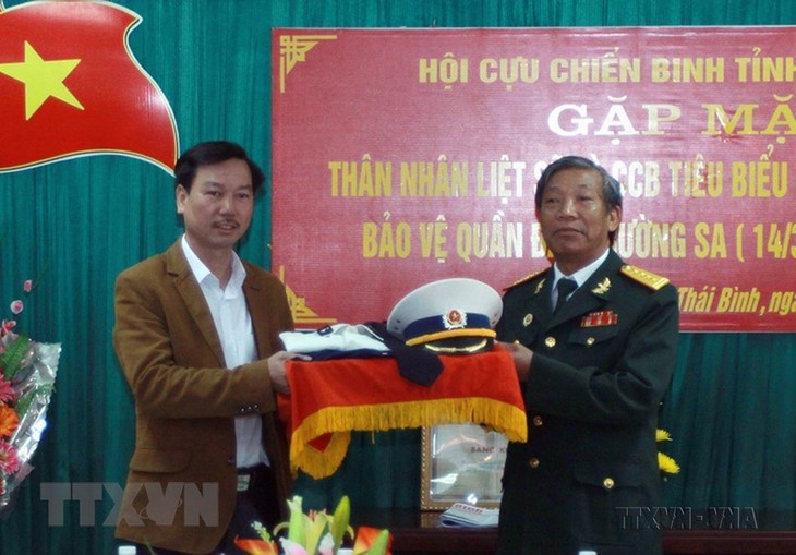 35 năm cuộc chiến bảo vệ Gạc Ma: Tổ quốc ghi công những anh hùng - Ảnh 16. 35 năm cuộc chiến bảo vệ Gạc Ma: Tổ quốc ghi công những anh hùng - Ảnh 16.