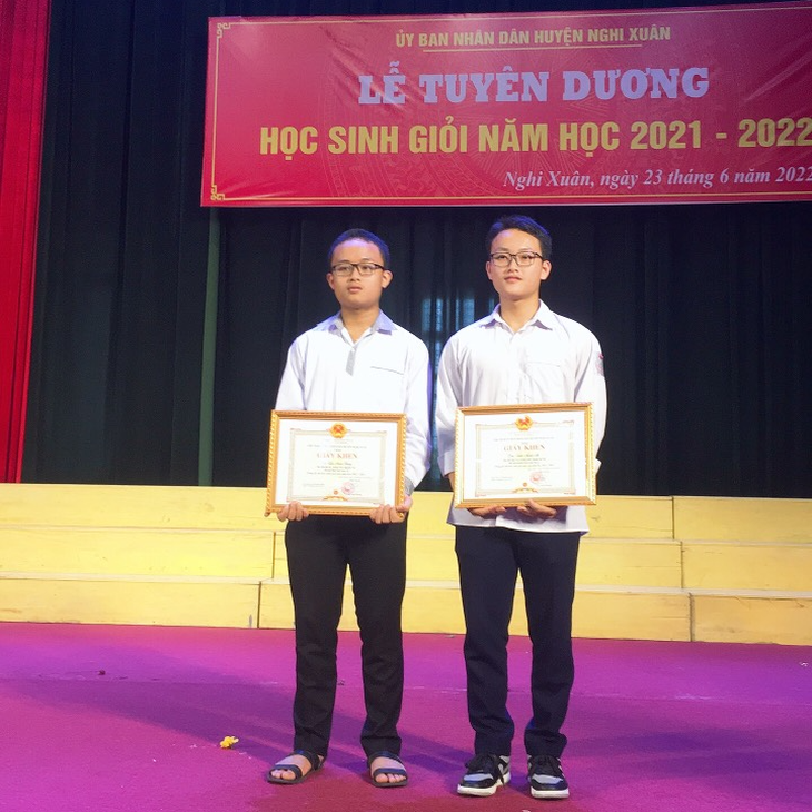 Hai anh em ruột 'ẵm' giải Nhất, Nhì học sinh giỏi Quốc gia - Ảnh 2. Hai anh em ruột 'ẵm' giải Nhất, Nhì học sinh giỏi Quốc gia - Ảnh 2.