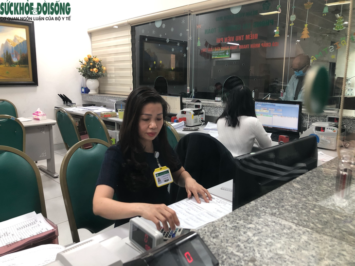 Bệnh viện chỉ ra điểm đánh sập bẫy của kẻ lừa đảo 'con bị tai nạn đang cấp cứu, chuyển tiền gấp' - Ảnh 2.
