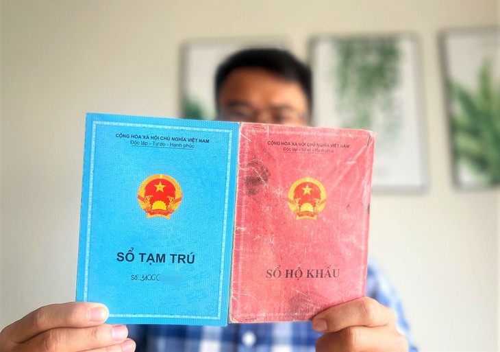 Kiên quyết không để xảy ra tình trạng sách nhiễu, gây khó khăn cho người dân khi bỏ sổ hộ khẩu giấy - Ảnh 1. Kiên quyết không để xảy ra tình trạng sách nhiễu, gây khó khăn cho người dân khi bỏ sổ hộ khẩu giấy - Ảnh 1.