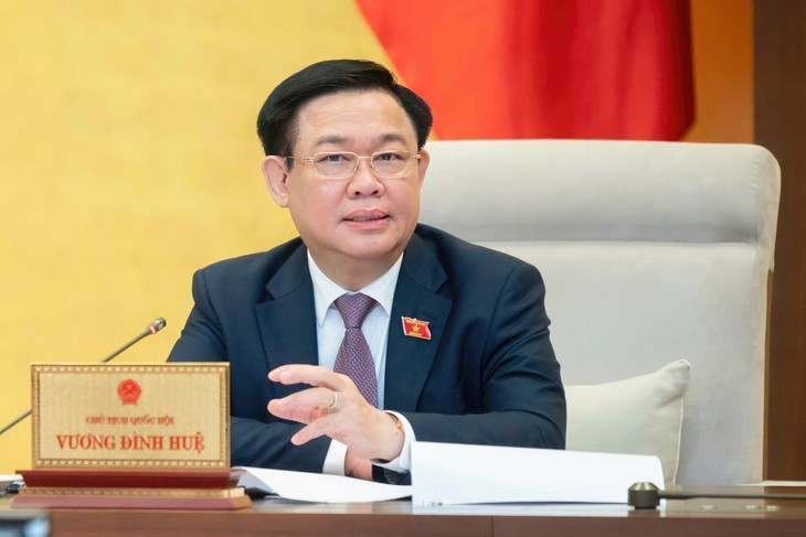 Có lộ trình để sớm đưa giá xăng dầu Việt Nam vận hành theo quy luật thị trường - Ảnh 3. Có lộ trình để sớm đưa giá xăng dầu Việt Nam vận hành theo quy luật thị trường - Ảnh 3.
