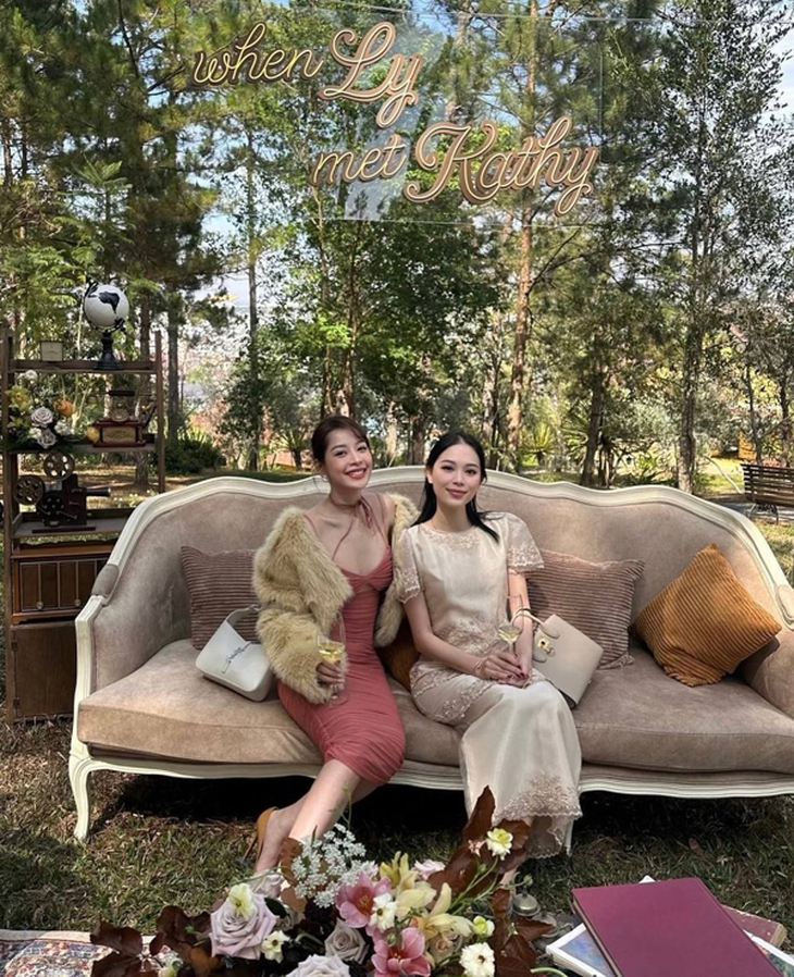 Thân thế người đẹp nổi tiếng Vbiz sẽ làm phù dâu trong đám cưới em chồng Tăng Thanh Hà: Tuổi trẻ đã là 'phú bà' - Ảnh 2. Thân thế người đẹp nổi tiếng Vbiz sẽ làm phù dâu trong đám cưới em chồng Tăng Thanh Hà: Tuổi trẻ đã là 'phú bà' - Ảnh 2.