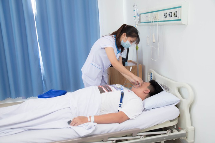 Tráng sử dụng rượu, các thuốc giảm đau, thuốc ngủ, thuốc an thần, một số thuốc kháng histamine vào buổi tối. Tráng sử dụng rượu, các thuốc giảm đau, thuốc ngủ, thuốc an thần, một số thuốc kháng histamine vào buổi tối.