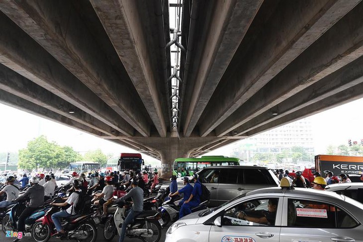 Tổ chức lại giao thông nút giao Phạm Hùng – Nguyễn Hoàng – Tôn Thất Thuyết, người dân đi thế nào? - Ảnh 1. Tổ chức lại giao thông nút giao Phạm Hùng – Nguyễn Hoàng – Tôn Thất Thuyết, người dân đi thế nào? - Ảnh 1.
