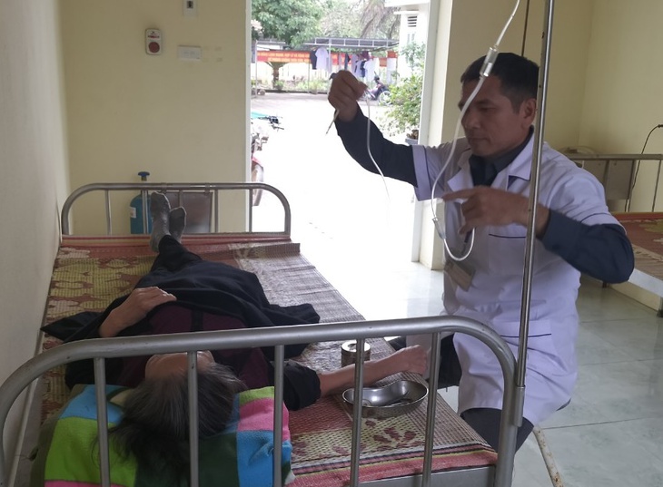 Phó trạm trưởng cùng chiếc xe miễn phí chở bệnh nhân - Ảnh 2. Phó trạm trưởng cùng chiếc xe miễn phí chở bệnh nhân - Ảnh 2.