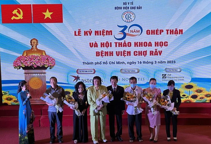 Bệnh viện Chợ Rẫy kỷ niệm 30 năm từ ca ghép thận đầu tiên - Ảnh 2.