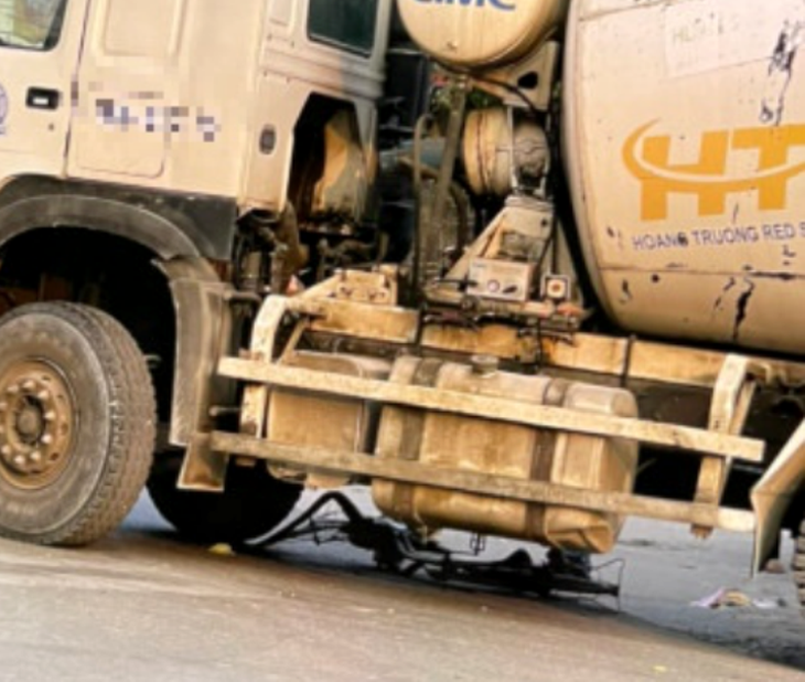 Trên đường đi mua mì tôm, cháu bé 10 tuổi gặp tai nạn vỡ xương sọ, vỡ thận, dập phổi  - Ảnh 1.