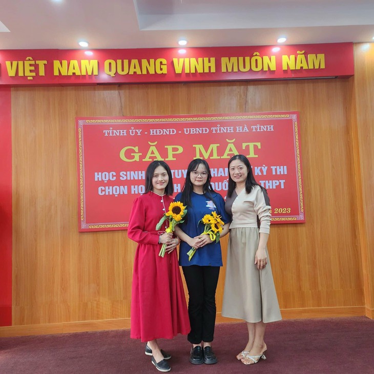 Nữ sinh nghèo vùng núi Hà Tĩnh chinh phục giải nhất HSG quốc gia môn Địa lý - Ảnh 2. Nữ sinh nghèo vùng núi Hà Tĩnh chinh phục giải nhất HSG quốc gia môn Địa lý - Ảnh 2.