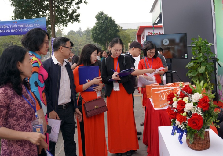 Khai mạc trọng thể Hội Báo toàn quốc 2023 với chủ đề "Đoàn kết – Chuyên nghiệp – Văn hóa – Sáng tạo" - Ảnh 8.