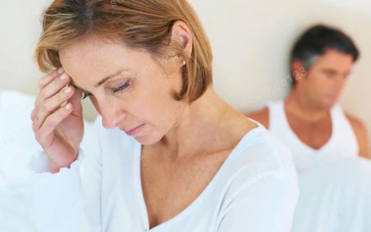 Mách chị em cách đơn giản cải thiện ‘chuyện gối chăn’ thời kỳ mãn kinh