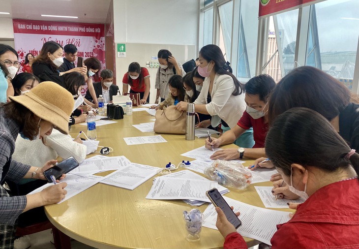 Tình nguyện viên nhiệt tình, ngày hội hiến máu vượt xa chỉ tiêu - Ảnh 1. Tình nguyện viên nhiệt tình, ngày hội hiến máu vượt xa chỉ tiêu - Ảnh 1.