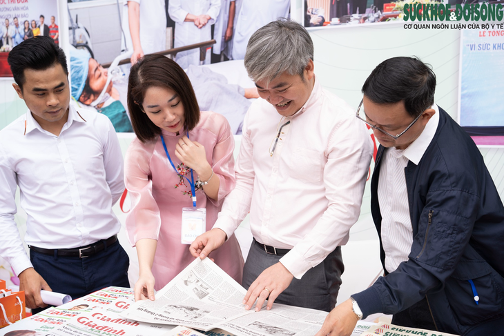 Đông đảo bạn đọc quan tâm, đồng hành cùng Báo Sức khỏe và Đời sống tại Hội Báo toàn quốc 2023 - Ảnh 3. Đông đảo bạn đọc quan tâm, đồng hành cùng Báo Sức khỏe và Đời sống tại Hội Báo toàn quốc 2023 - Ảnh 3.