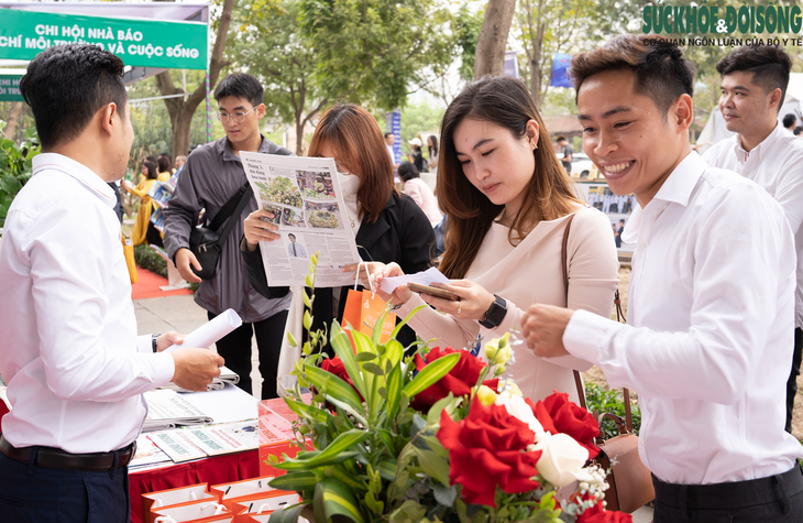 Đông đảo bạn đọc quan tâm, đồng hành cùng Báo Sức khỏe và Đời sống tại Hội Báo toàn quốc 2023 - Ảnh 9. Đông đảo bạn đọc quan tâm, đồng hành cùng Báo Sức khỏe và Đời sống tại Hội Báo toàn quốc 2023 - Ảnh 9.