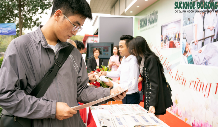 Đông đảo bạn đọc quan tâm, đồng hành cùng Báo Sức khỏe và Đời sống tại Hội Báo toàn quốc 2023 - Ảnh 12. Đông đảo bạn đọc quan tâm, đồng hành cùng Báo Sức khỏe và Đời sống tại Hội Báo toàn quốc 2023 - Ảnh 12.