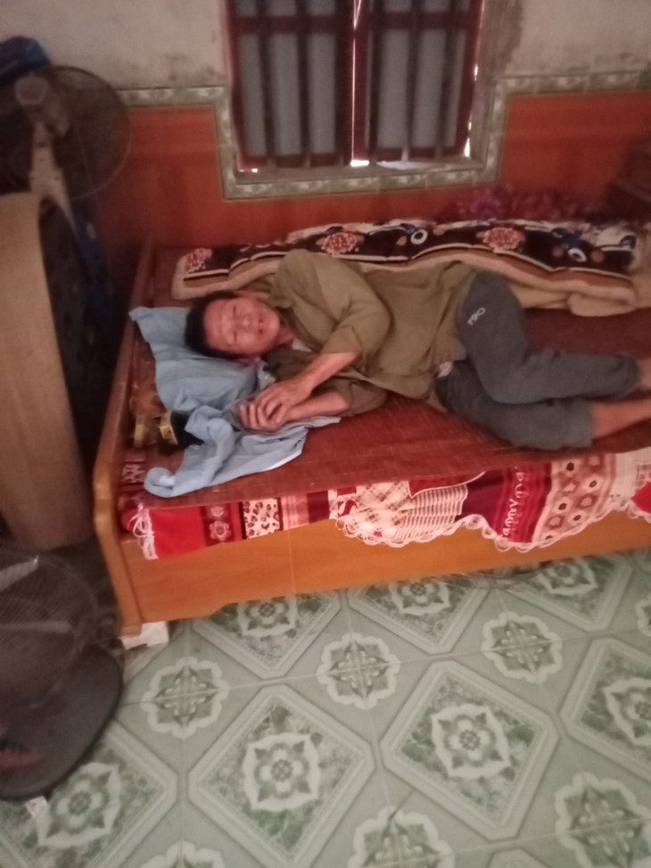 MS 830: Xót xa người phụ nữ cả đời gồng gánh chăm chồng tâm thần, giờ mang bệnh không đồng chữa trị - Ảnh 2. MS 830: Xót xa người phụ nữ cả đời gồng gánh chăm chồng tâm thần, giờ mang bệnh không đồng chữa trị - Ảnh 2.