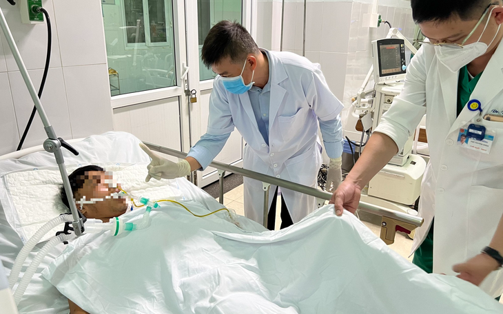Sau khi truyền thuốc giải độc, 3 bệnh nhân ngộ độc cá chép muối ủ chua nặng nhất ra sao?